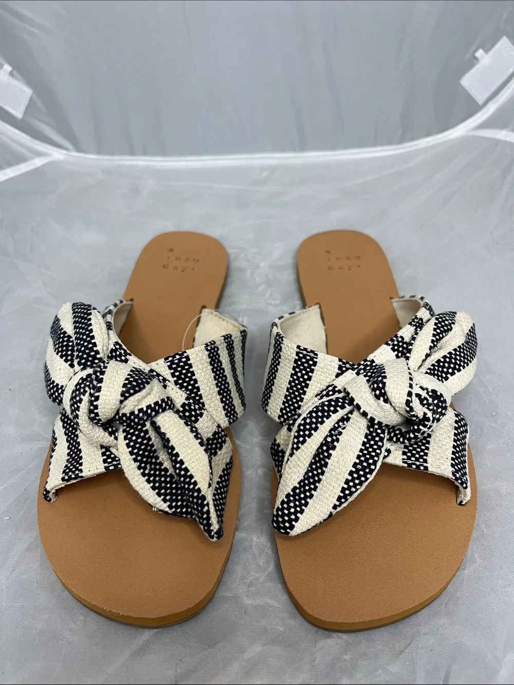 A New Day Knotted Black & Creme Textile Upper Slide Sandals - Size 6 - Picture 3 of 7